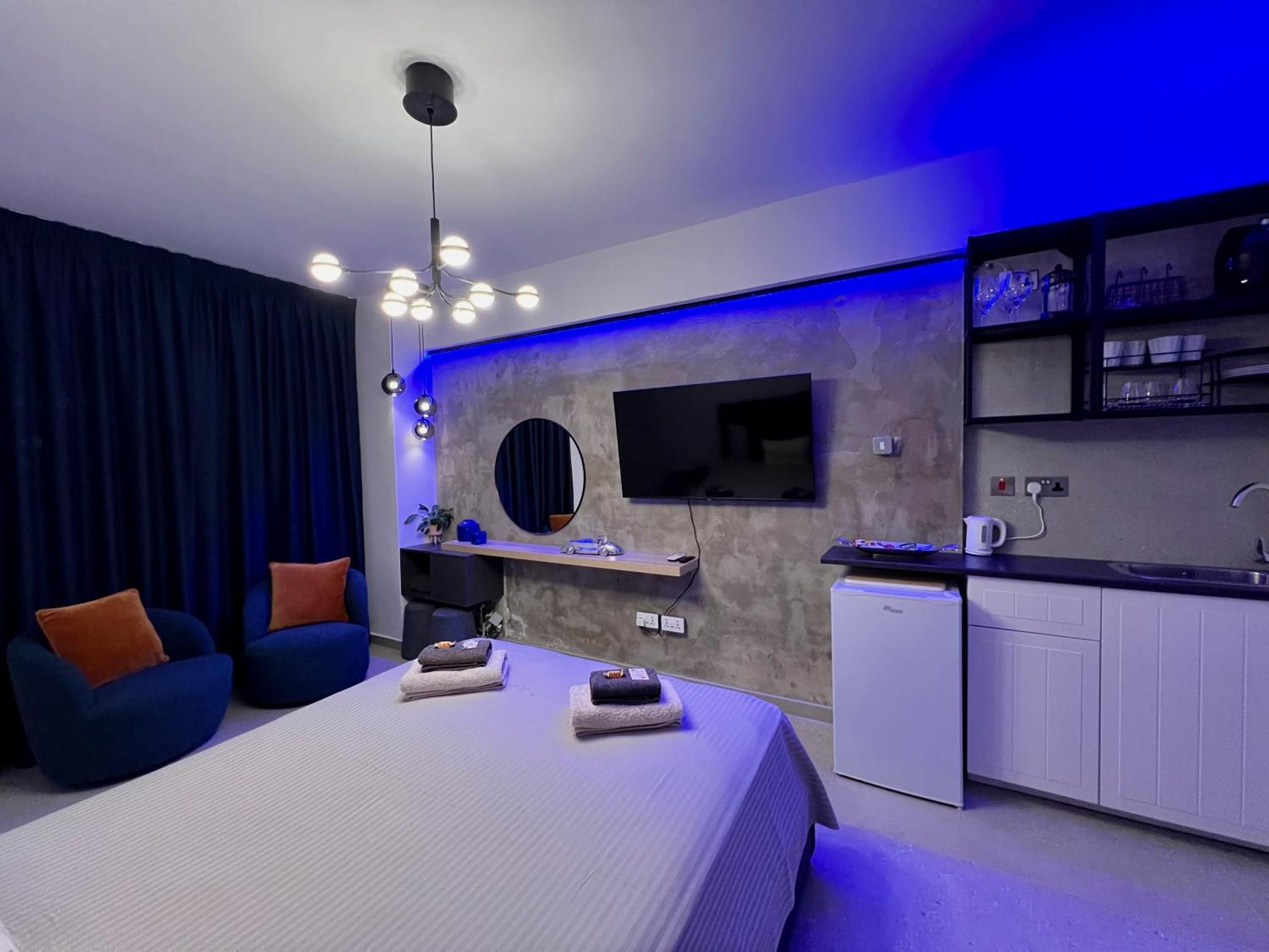Fat Cow Apartments Larnaca Eksteriør billede
