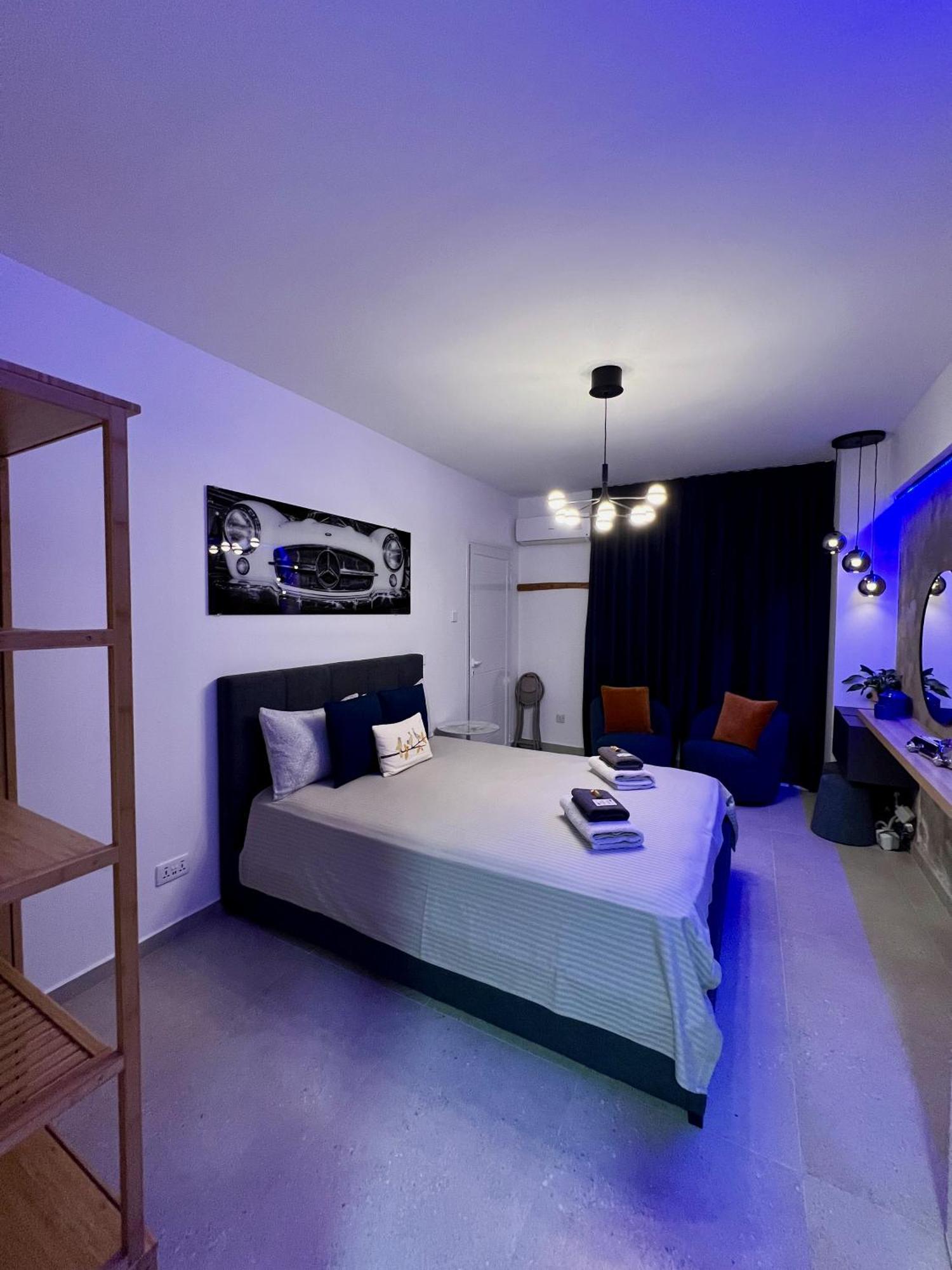 Fat Cow Apartments Larnaca Eksteriør billede